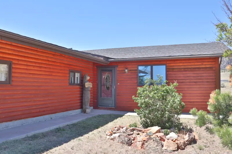 CODY WYOMING LOG HOME NEXT TO BLM #32