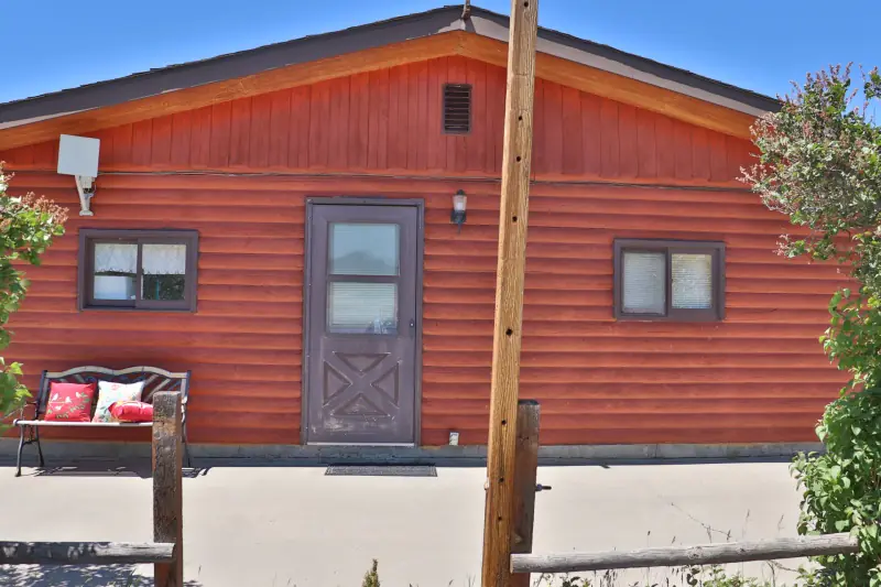 CODY WYOMING LOG HOME NEXT TO BLM #34