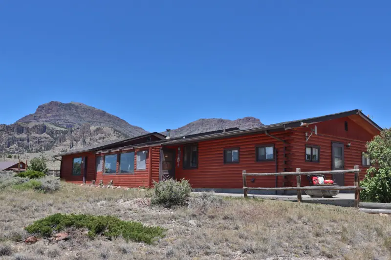 CODY WYOMING LOG HOME NEXT TO BLM #36