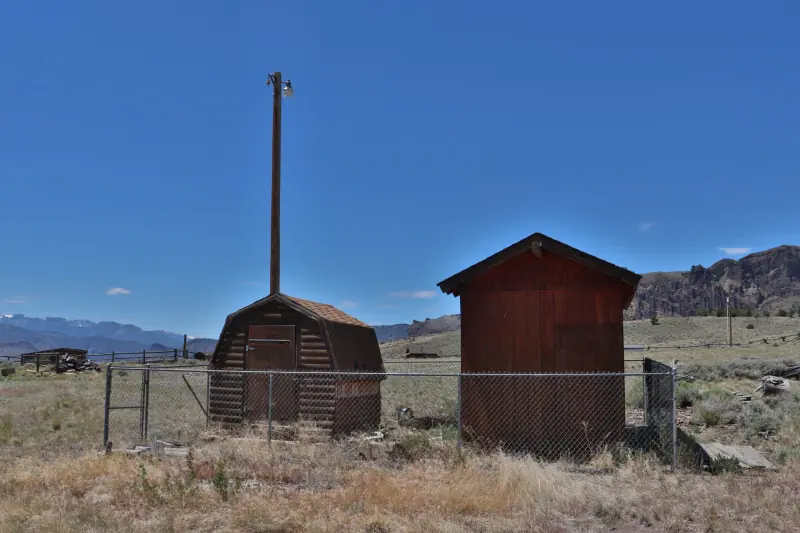 CODY WYOMING LOG HOME NEXT TO BLM #42