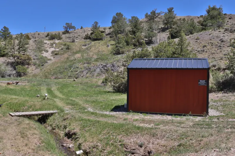CODY WYOMING LOG HOME NEXT TO BLM #47