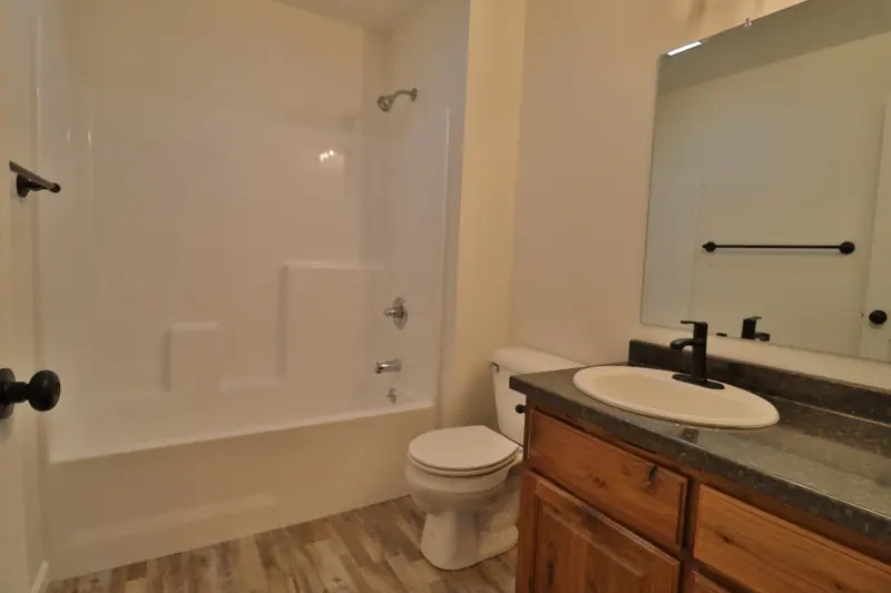 NEW POWELL WYOMING HOME #15