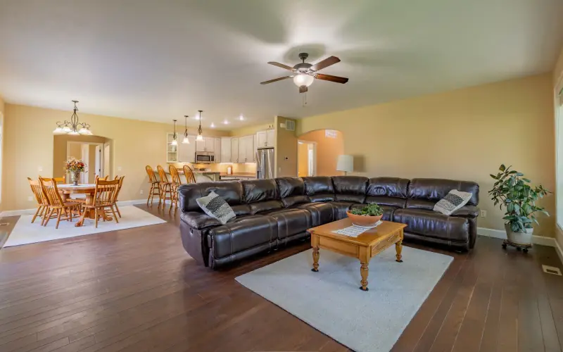 MULTI FAMILY COUNTRY ESTATE POWELL WYOMING #60