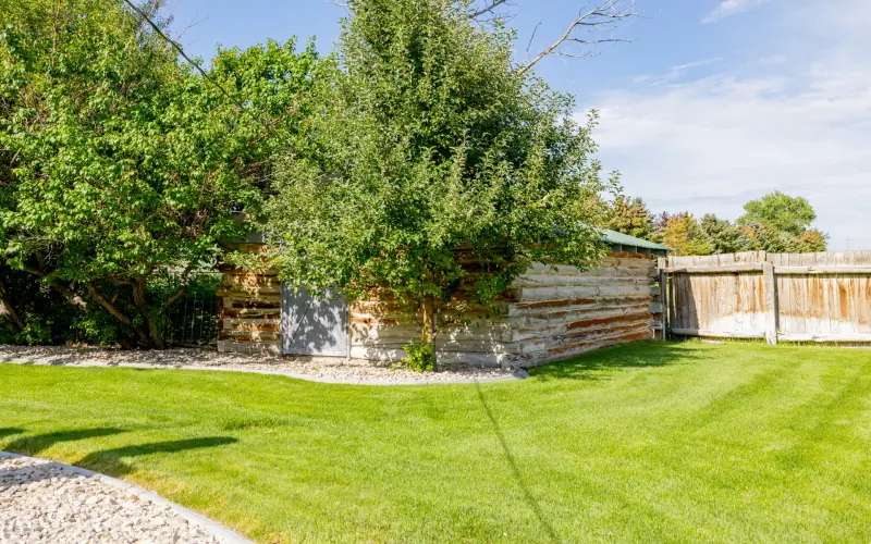 MULTI FAMILY COUNTRY ESTATE POWELL WYOMING #77