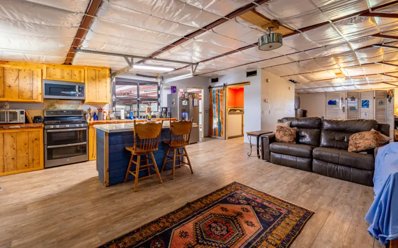 SHOP HOUSE ON 10 ACRES GREYBULL WYOMING #8