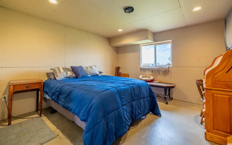 SHOP HOUSE ON 10 ACRES GREYBULL WYOMING #15