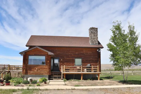 GREYBULL WYOMING LOG SIDED HOME ON 40 ACRES #3