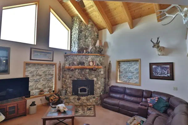 GREYBULL WYOMING LOG SIDED HOME ON 40 ACRES #4