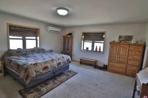 GREYBULL WYOMING LOG SIDED HOME ON 40 ACRES #18