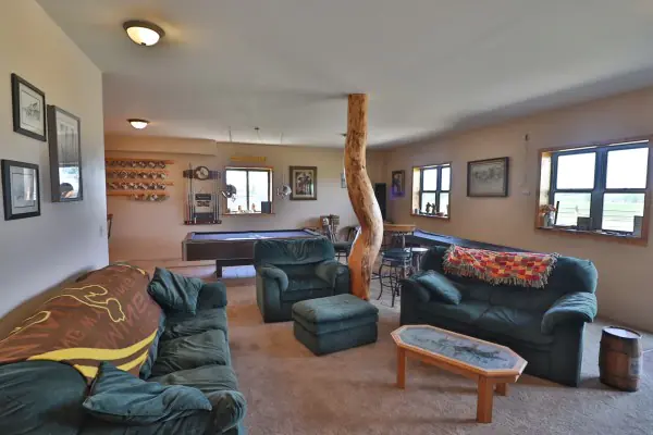 GREYBULL WYOMING LOG SIDED HOME ON 40 ACRES #31