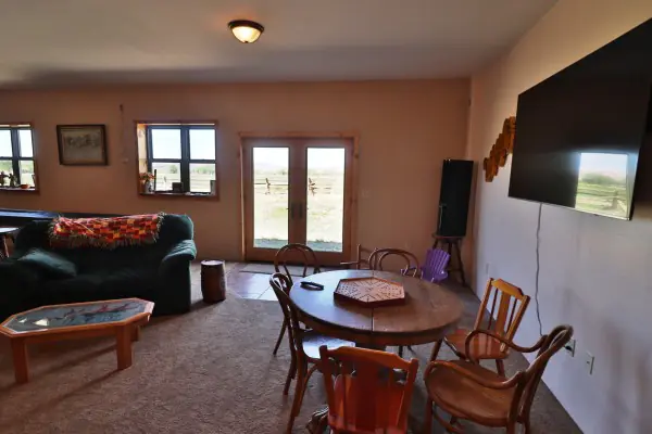 GREYBULL WYOMING LOG SIDED HOME ON 40 ACRES #32