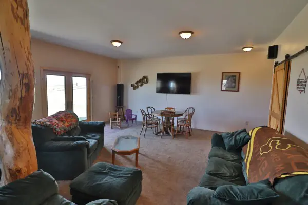GREYBULL WYOMING LOG SIDED HOME ON 40 ACRES #38