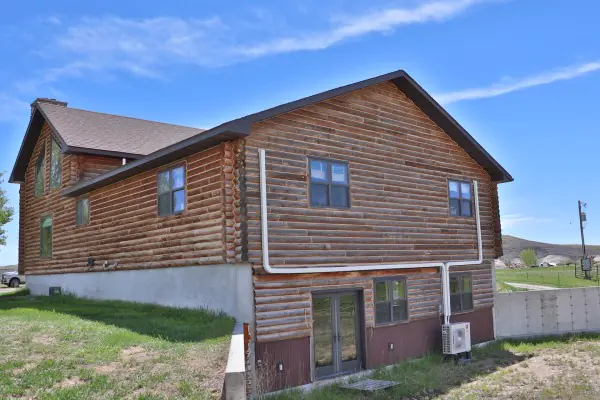 GREYBULL WYOMING LOG SIDED HOME ON 40 ACRES #47