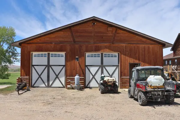 GREYBULL WYOMING LOG SIDED HOME ON 40 ACRES #48