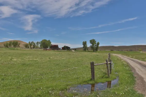 GREYBULL WYOMING LOG SIDED HOME ON 40 ACRES #66