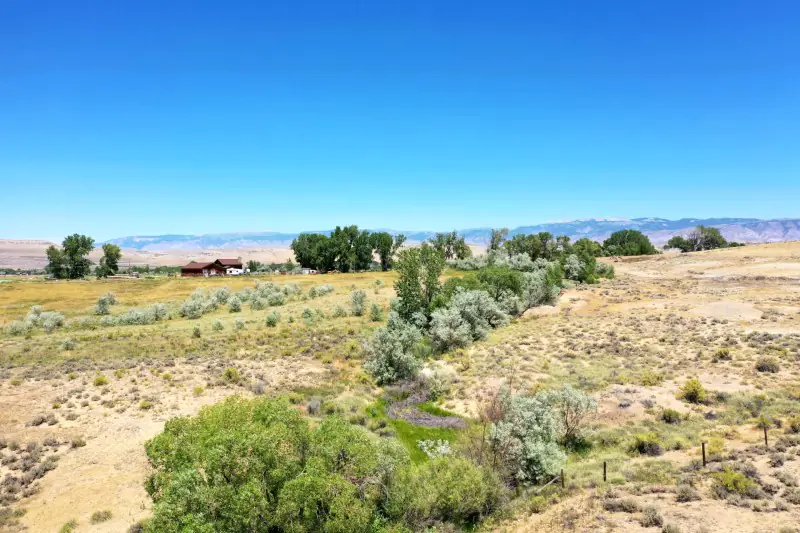GREYBULL WYOMING LOG SIDED HOME ON 40 ACRES #68
