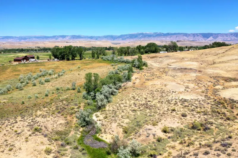 GREYBULL WYOMING LOG SIDED HOME ON 40 ACRES #69