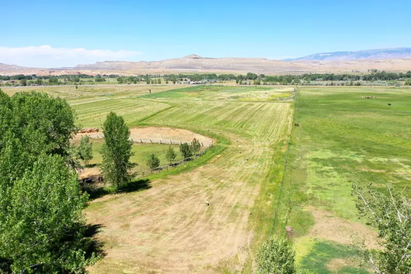 GREYBULL WYOMING LOG SIDED HOME ON 40 ACRES #80