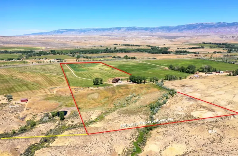 GREYBULL WYOMING LOG SIDED HOME ON 40 ACRES #99