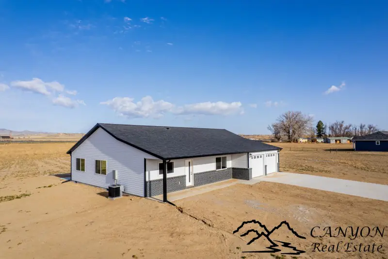 NEW CONSTRUCTION ON 5 ACRES POWELL WYOMING #1