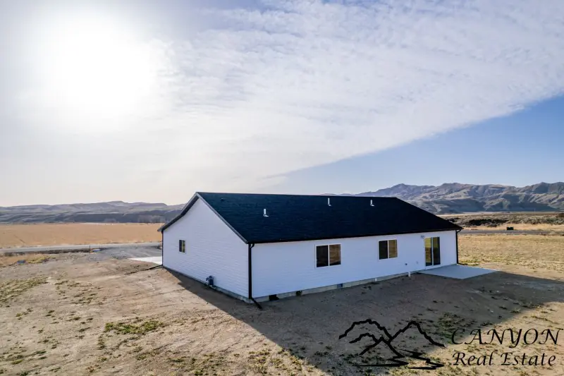 NEW CONSTRUCTION ON 5 ACRES POWELL WYOMING #28