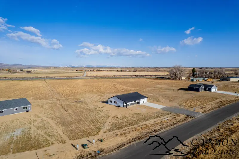 NEW CONSTRUCTION ON 5 ACRES POWELL WYOMING #29