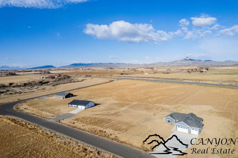 NEW CONSTRUCTION ON 5 ACRES POWELL WYOMING #30