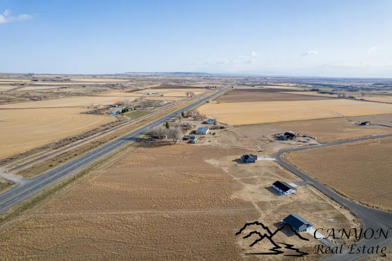 NEW CONSTRUCTION ON 5 ACRES POWELL WYOMING #35