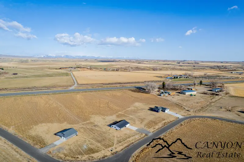 NEW CONSTRUCTION ON 5 ACRES POWELL WYOMING #36