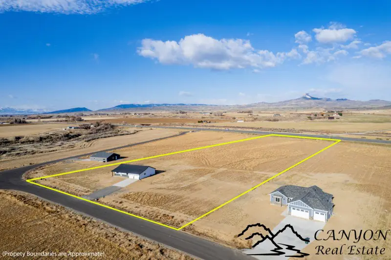 NEW CONSTRUCTION ON 5 ACRES POWELL WYOMING #37