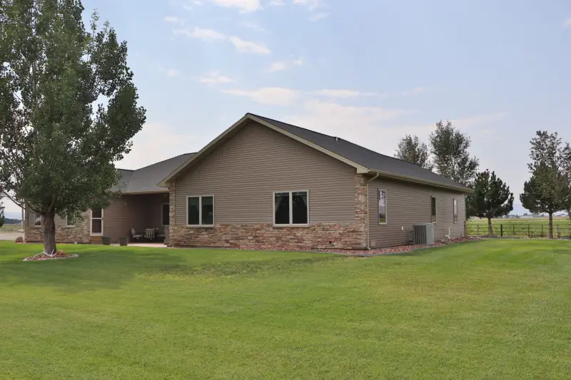 POWELL WYOMING CREEK FRONT PROPERTY #46