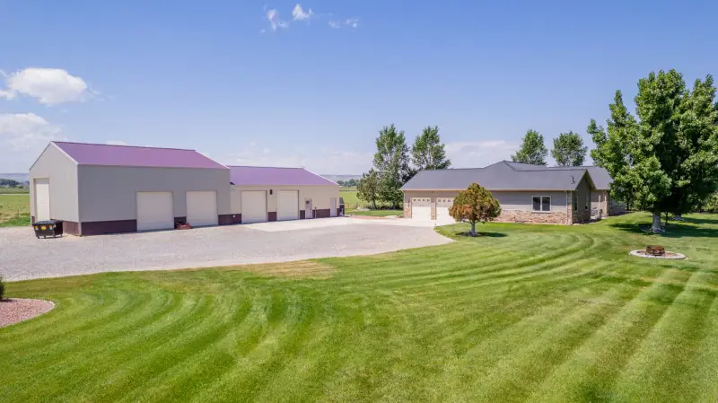 powell wyoming home with acreage