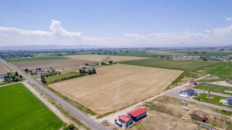 POWELL WYOMING CREEK FRONT PROPERTY #58