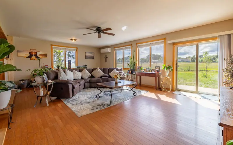 WYOMING COUNTRY HOME CODY #4