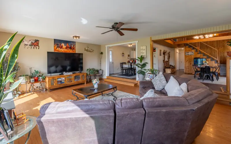 WYOMING COUNTRY HOME CODY #5