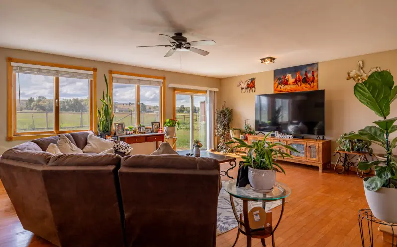 WYOMING COUNTRY HOME CODY #12