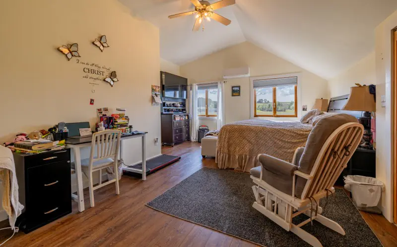 WYOMING COUNTRY HOME CODY #25