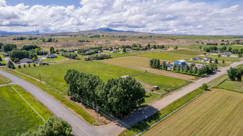 WYOMING COUNTRY HOME CODY #45