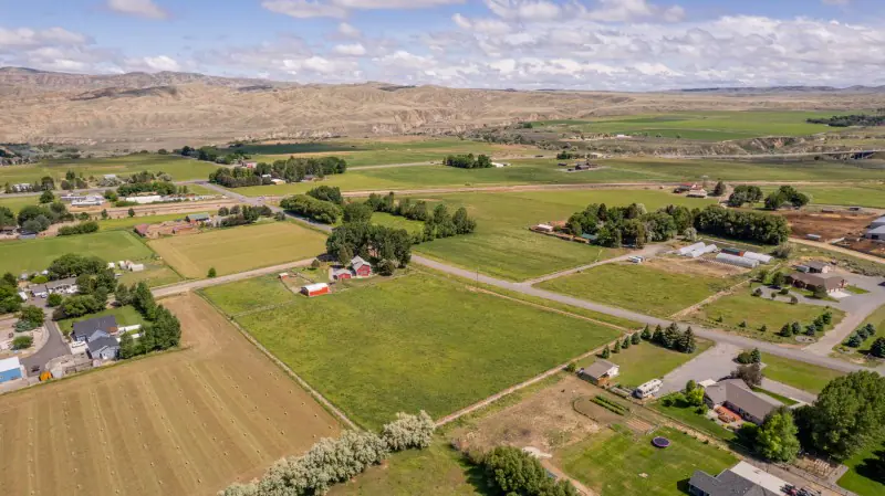 WYOMING COUNTRY HOME CODY #49