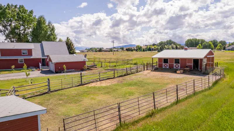 WYOMING COUNTRY HOME CODY #55