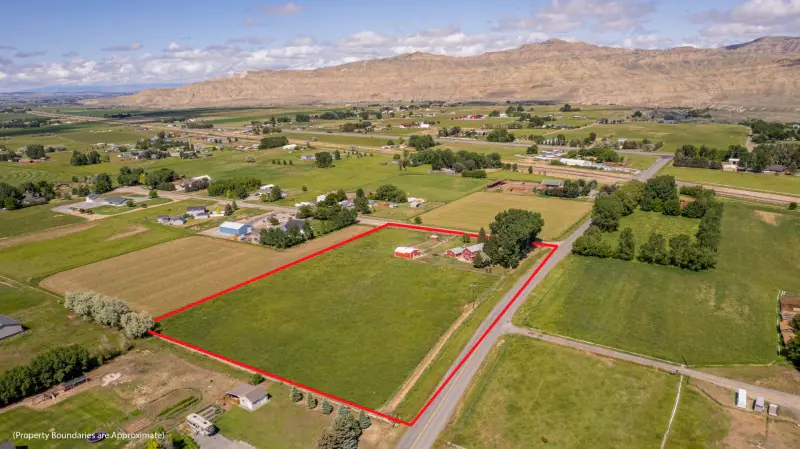 WYOMING COUNTRY HOME CODY #56