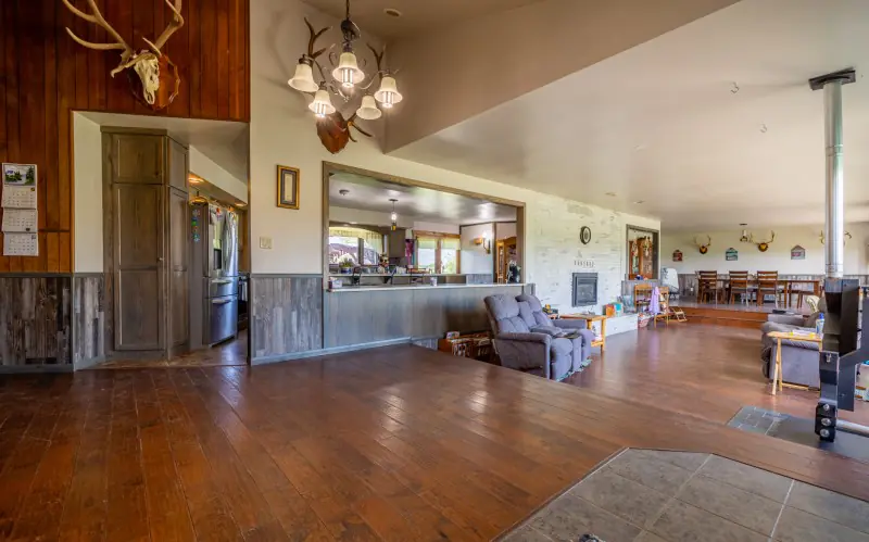 WYOMING COUNTRY ESCAPE #11