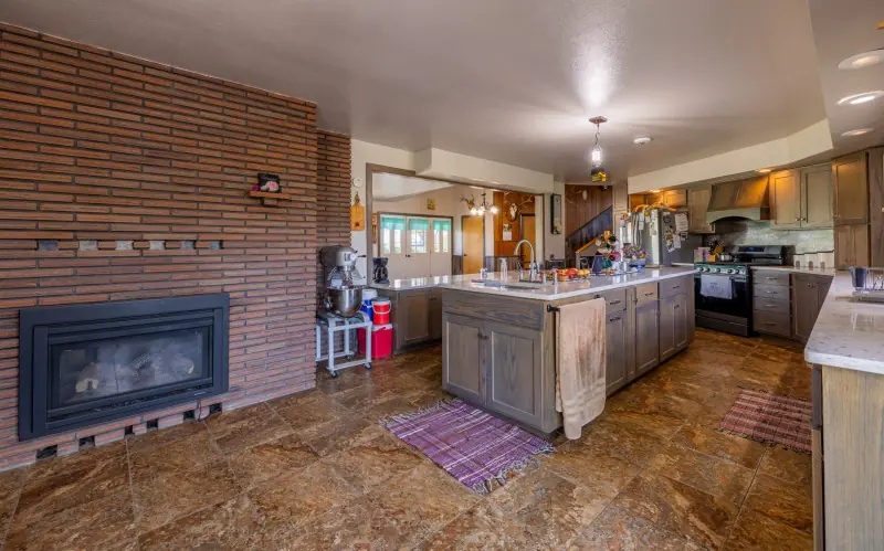 WYOMING COUNTRY ESCAPE #17