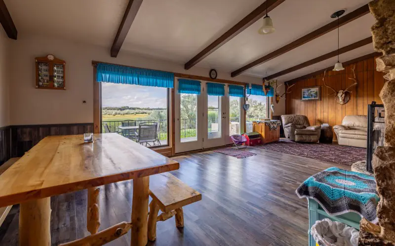 WYOMING COUNTRY ESCAPE #24