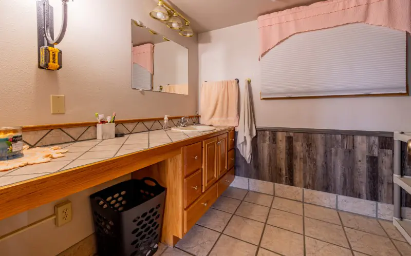 WYOMING COUNTRY ESCAPE #41