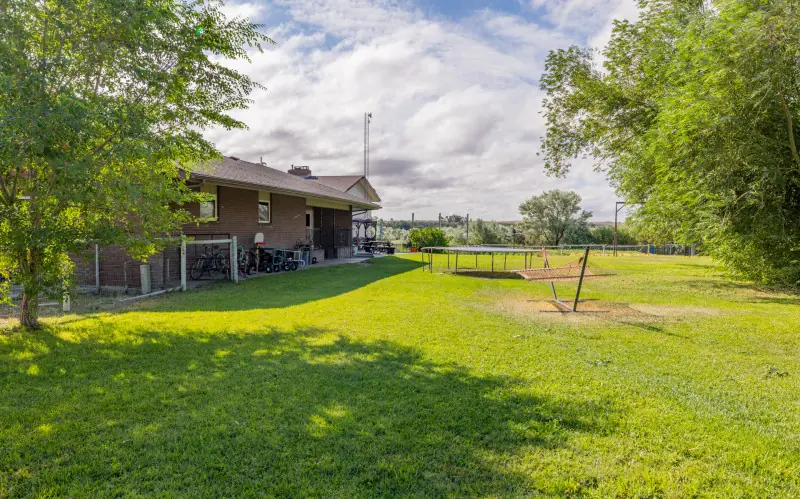 WYOMING COUNTRY ESCAPE #58