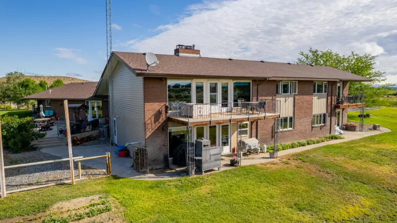 WYOMING COUNTRY ESCAPE #62