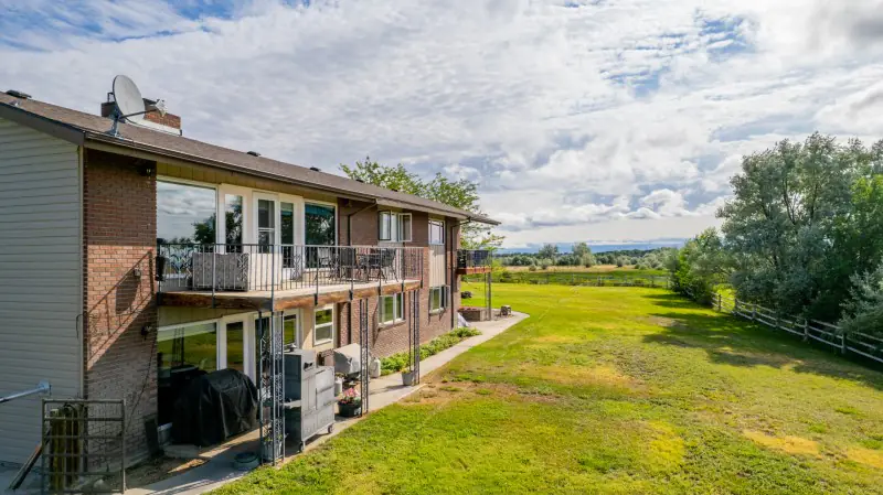 WYOMING COUNTRY ESCAPE #63