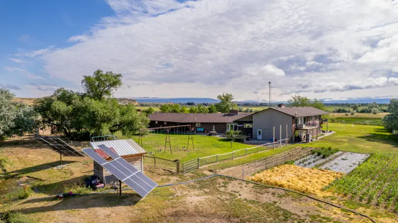 WYOMING COUNTRY ESCAPE #65