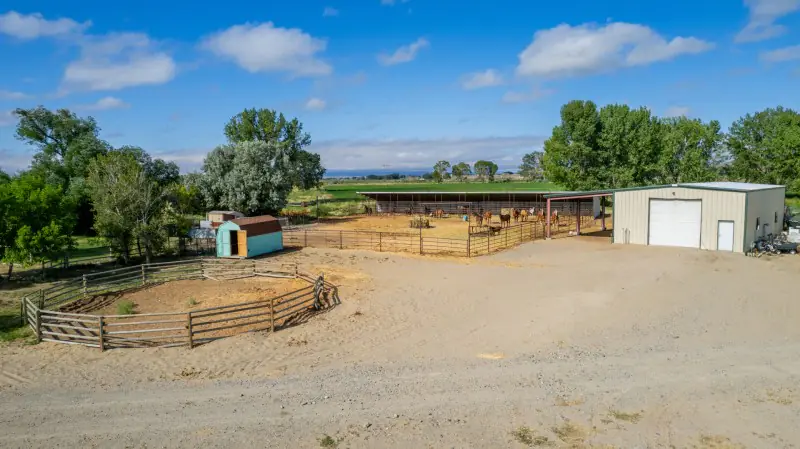 WYOMING COUNTRY ESCAPE #68